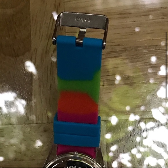 Mickey Mouse Rainbow‎ 🌈 Watch - Picture 5 of 9